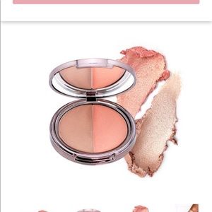 NEW SKIN GLOW DUO FOR A DEWY GLOW